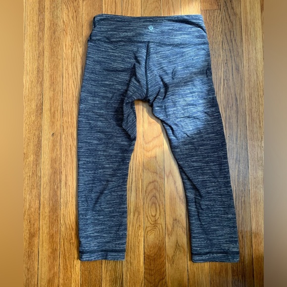 Lululemon Wunder Under Crop Leggings in gray size 6 - Picture 4 of 8